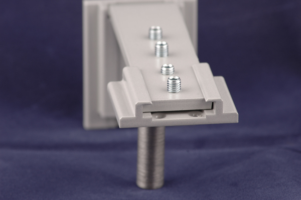 Verstellbarer Träger für Dekorschienen