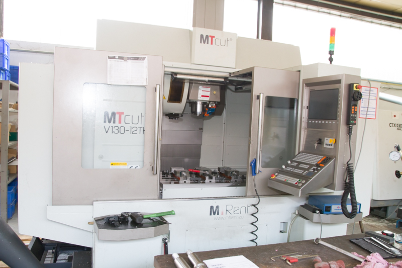 3-Achs Fräsmaschine Tisch 1300 x 600